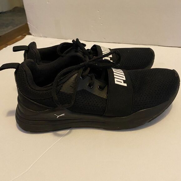 Puma Black Kids Black Sneakers Mesh Upper Lace Up Boys Size 4C - Picture 1 of 9